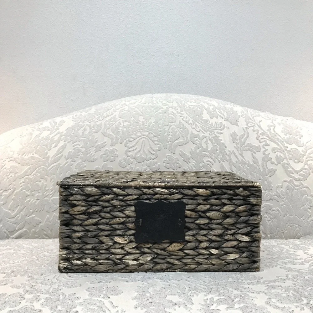 Natural Rustic Wicker Woven Hyacinth Storage Basket Box with Lid - LARGE